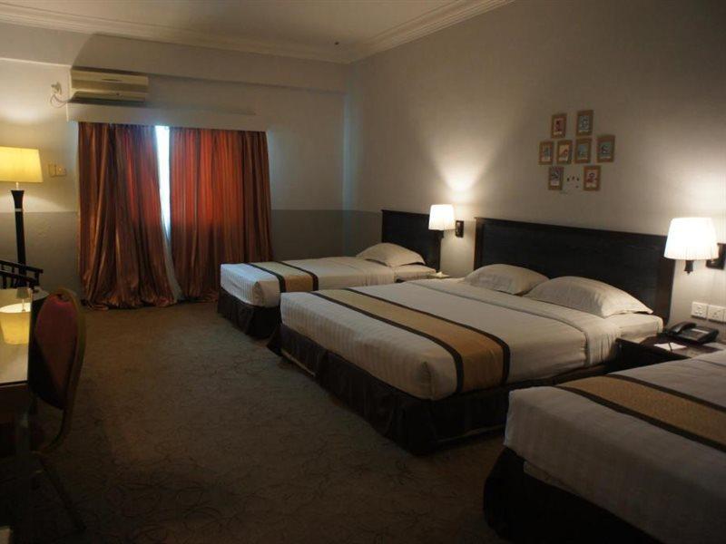 Tyng Garden Hotel Sandakan Ngoại thất bức ảnh