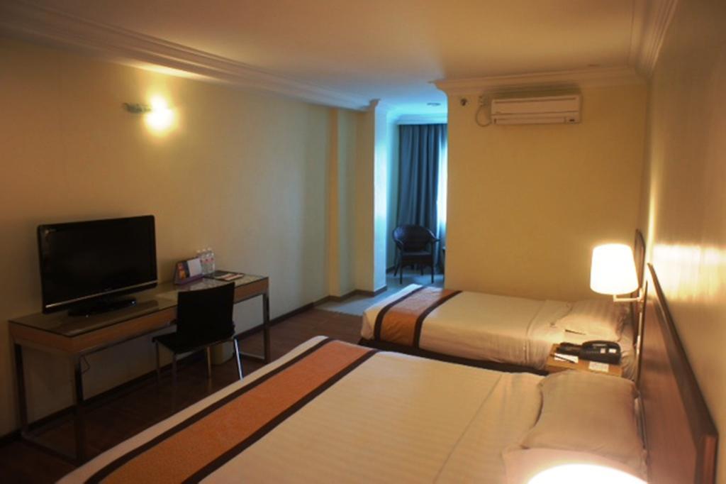 Tyng Garden Hotel Sandakan Phòng bức ảnh