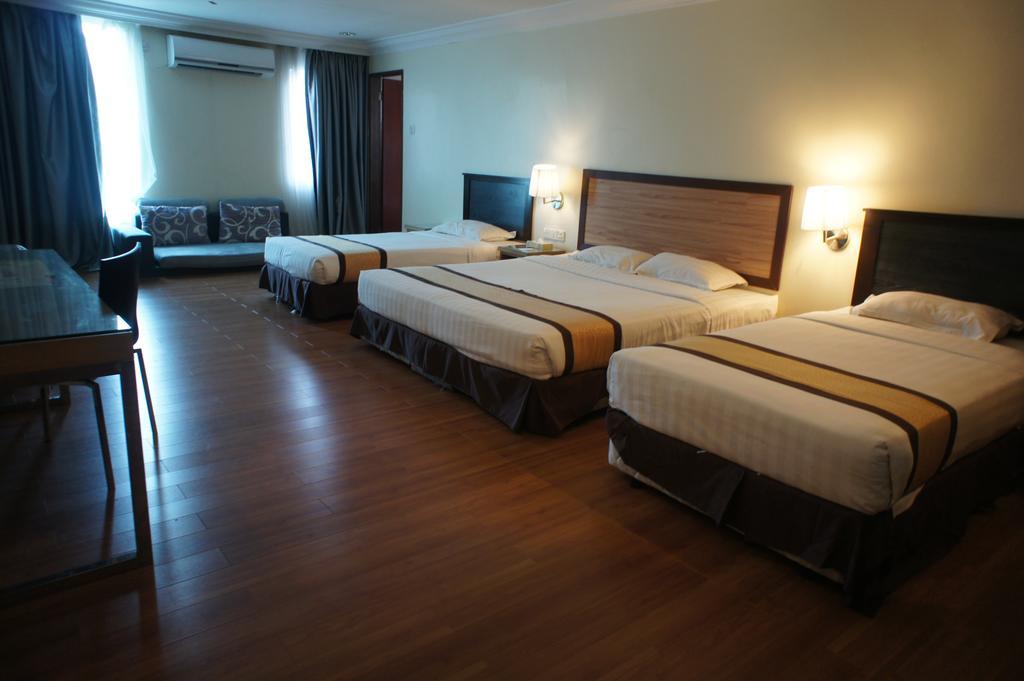 Tyng Garden Hotel Sandakan Ngoại thất bức ảnh
