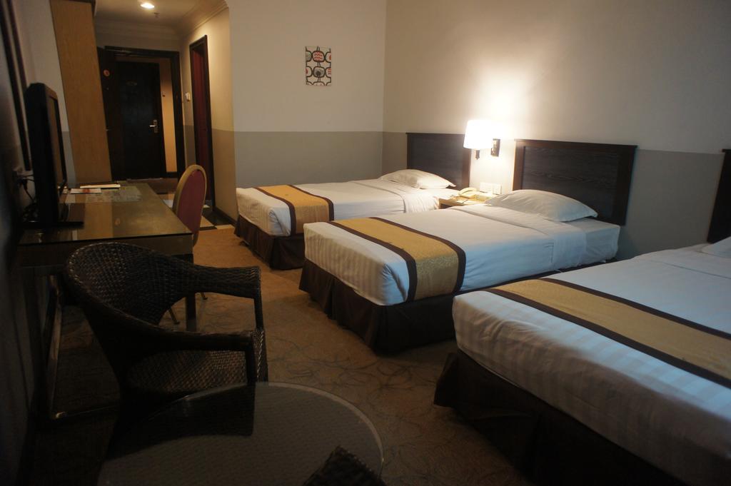 Tyng Garden Hotel Sandakan Ngoại thất bức ảnh