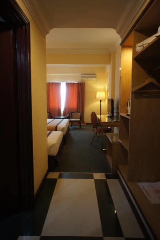 Tyng Garden Hotel Sandakan Ngoại thất bức ảnh