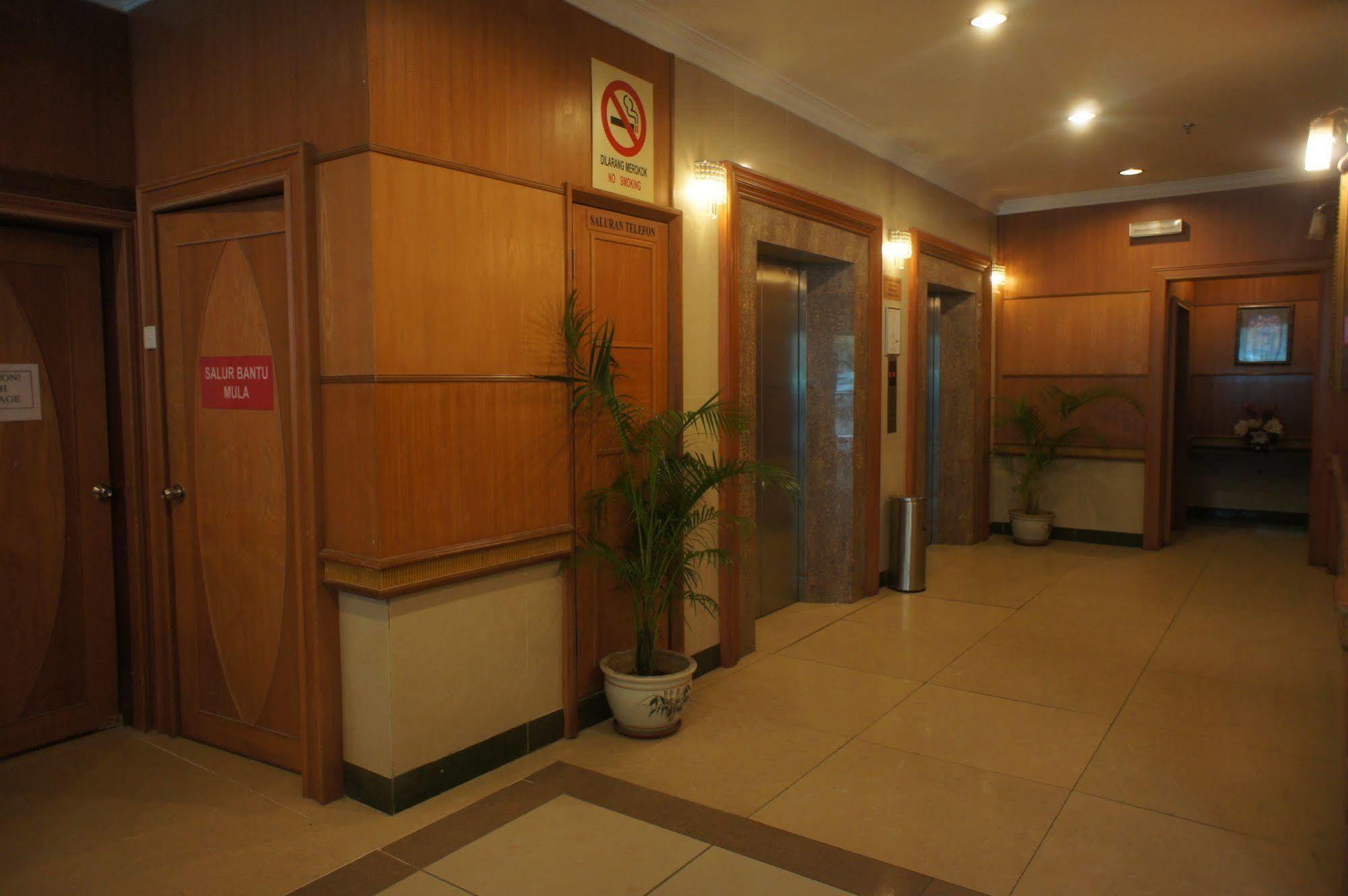 Tyng Garden Hotel Sandakan Ngoại thất bức ảnh