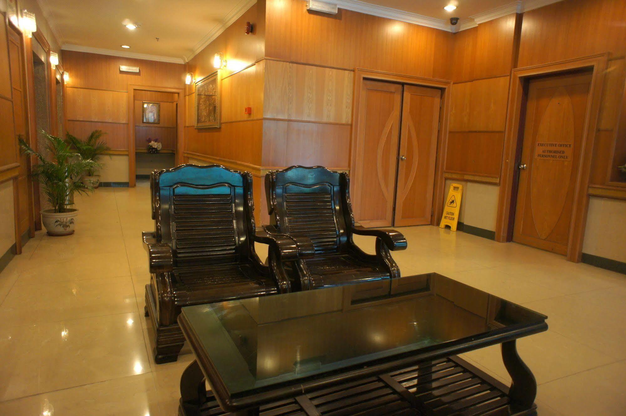 Tyng Garden Hotel Sandakan Ngoại thất bức ảnh