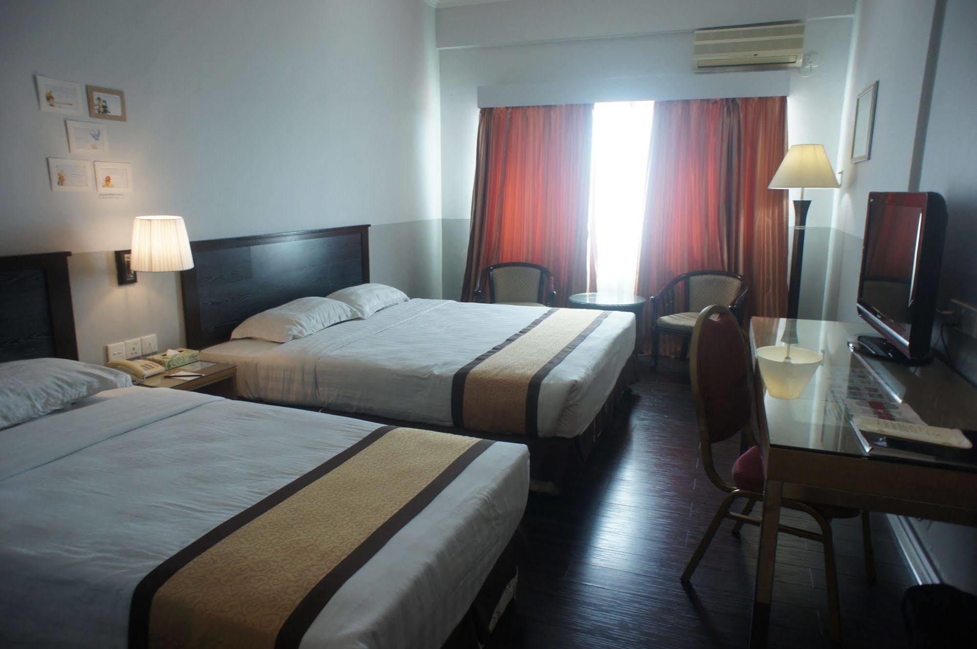 Tyng Garden Hotel Sandakan Ngoại thất bức ảnh