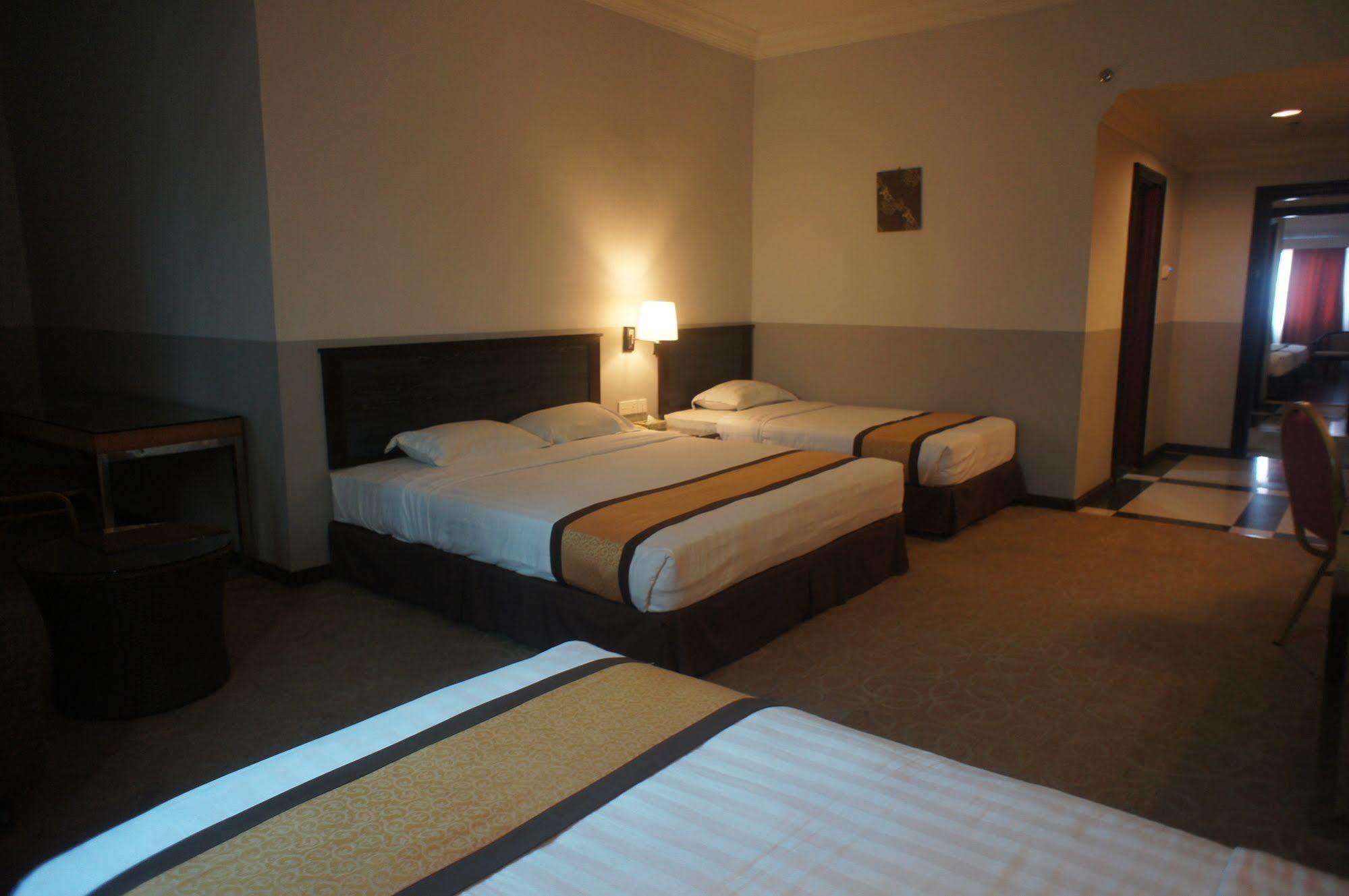 Tyng Garden Hotel Sandakan Ngoại thất bức ảnh