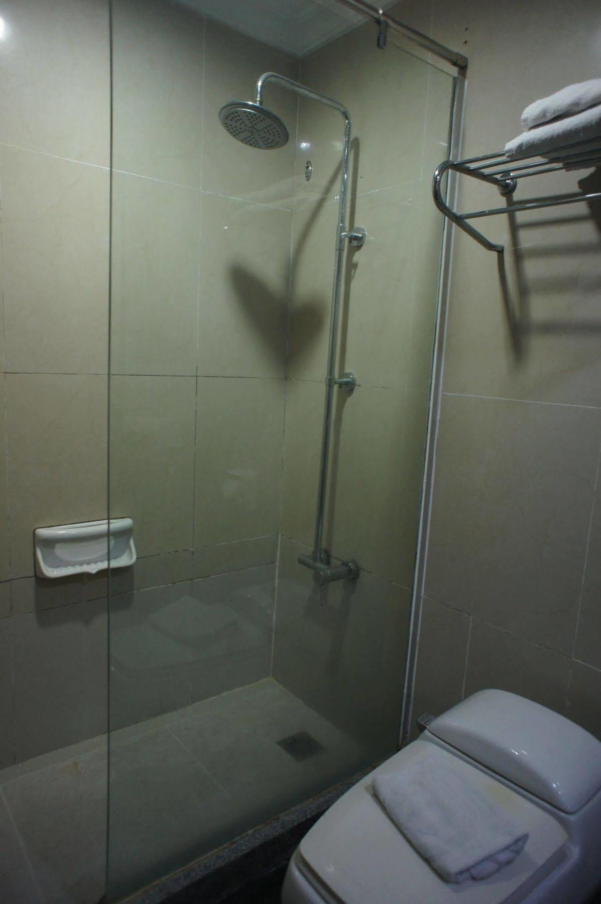 Tyng Garden Hotel Sandakan Ngoại thất bức ảnh