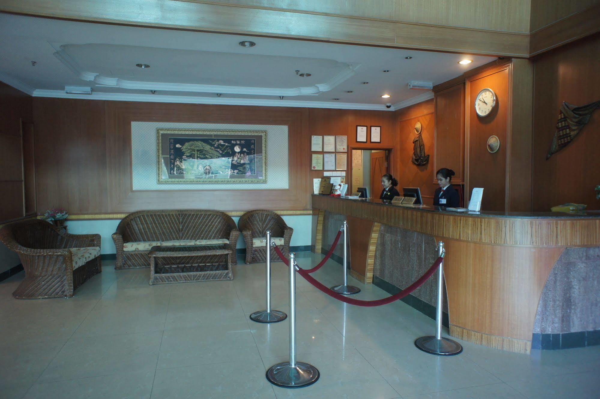 Tyng Garden Hotel Sandakan Ngoại thất bức ảnh