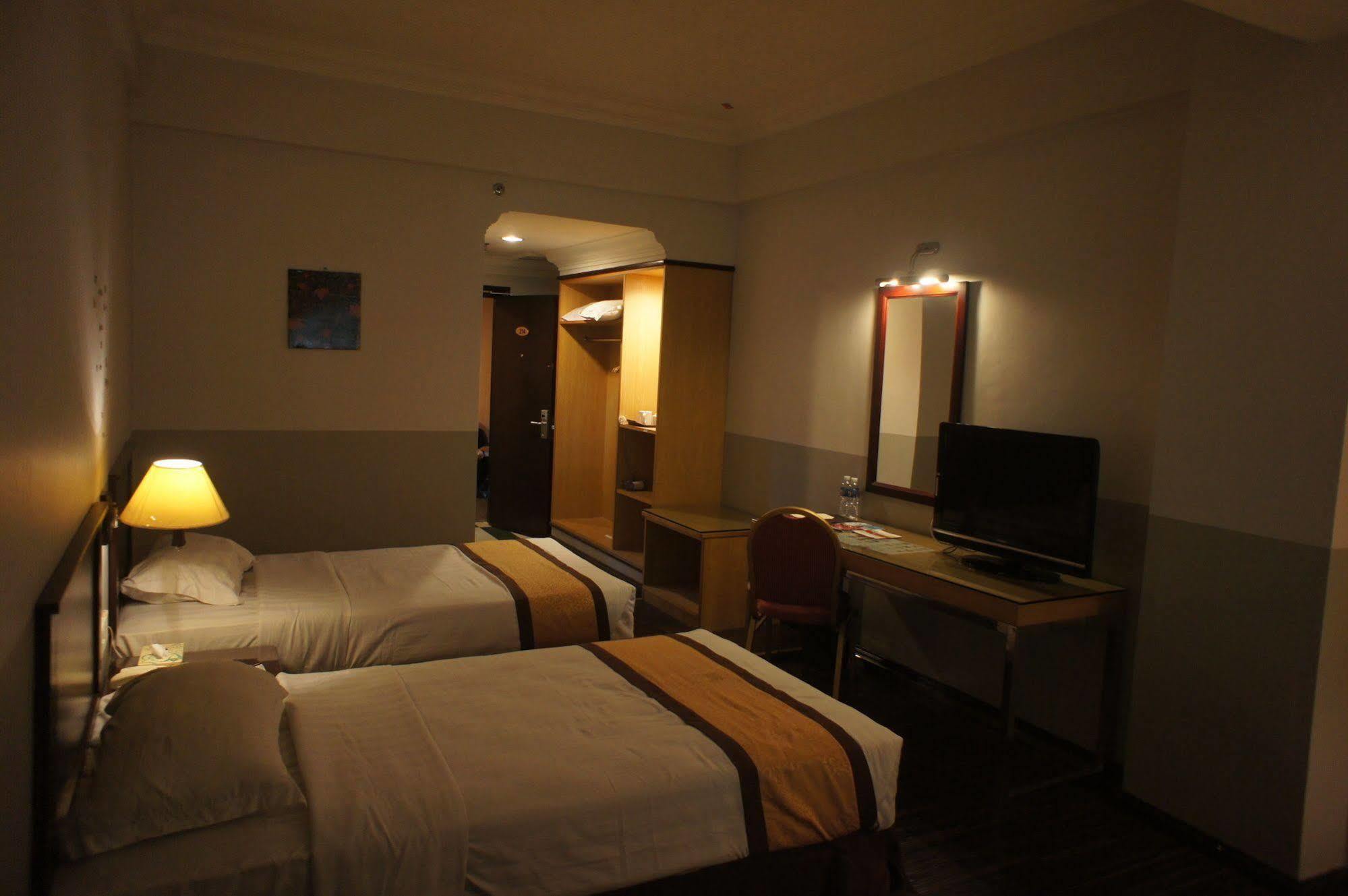 Tyng Garden Hotel Sandakan Ngoại thất bức ảnh