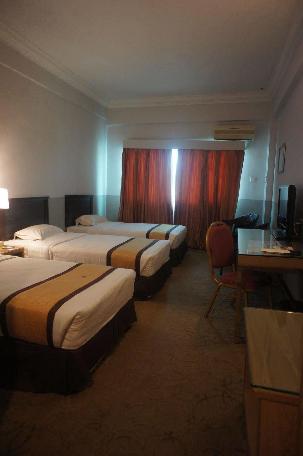 Tyng Garden Hotel Sandakan Ngoại thất bức ảnh