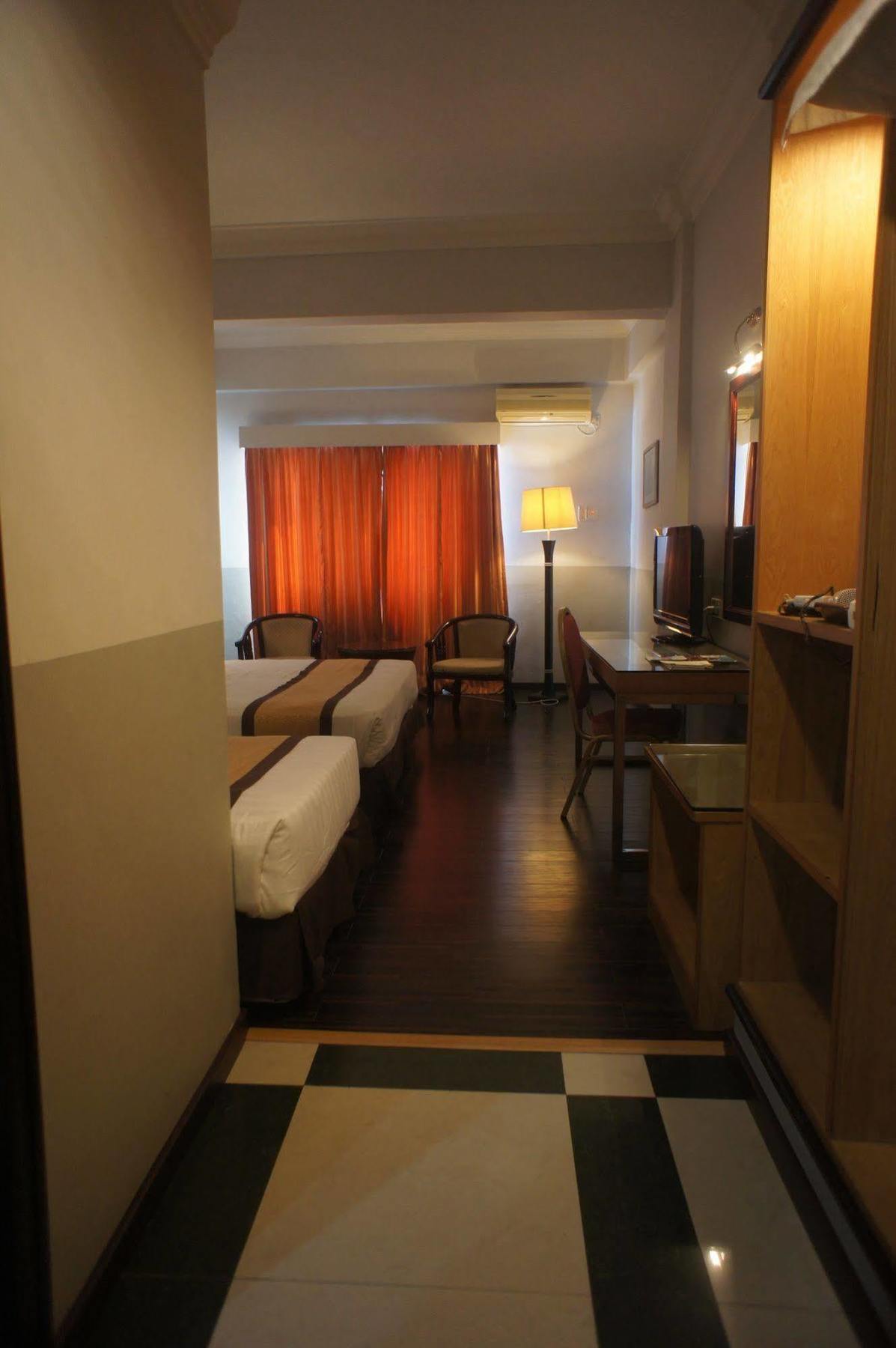 Tyng Garden Hotel Sandakan Ngoại thất bức ảnh