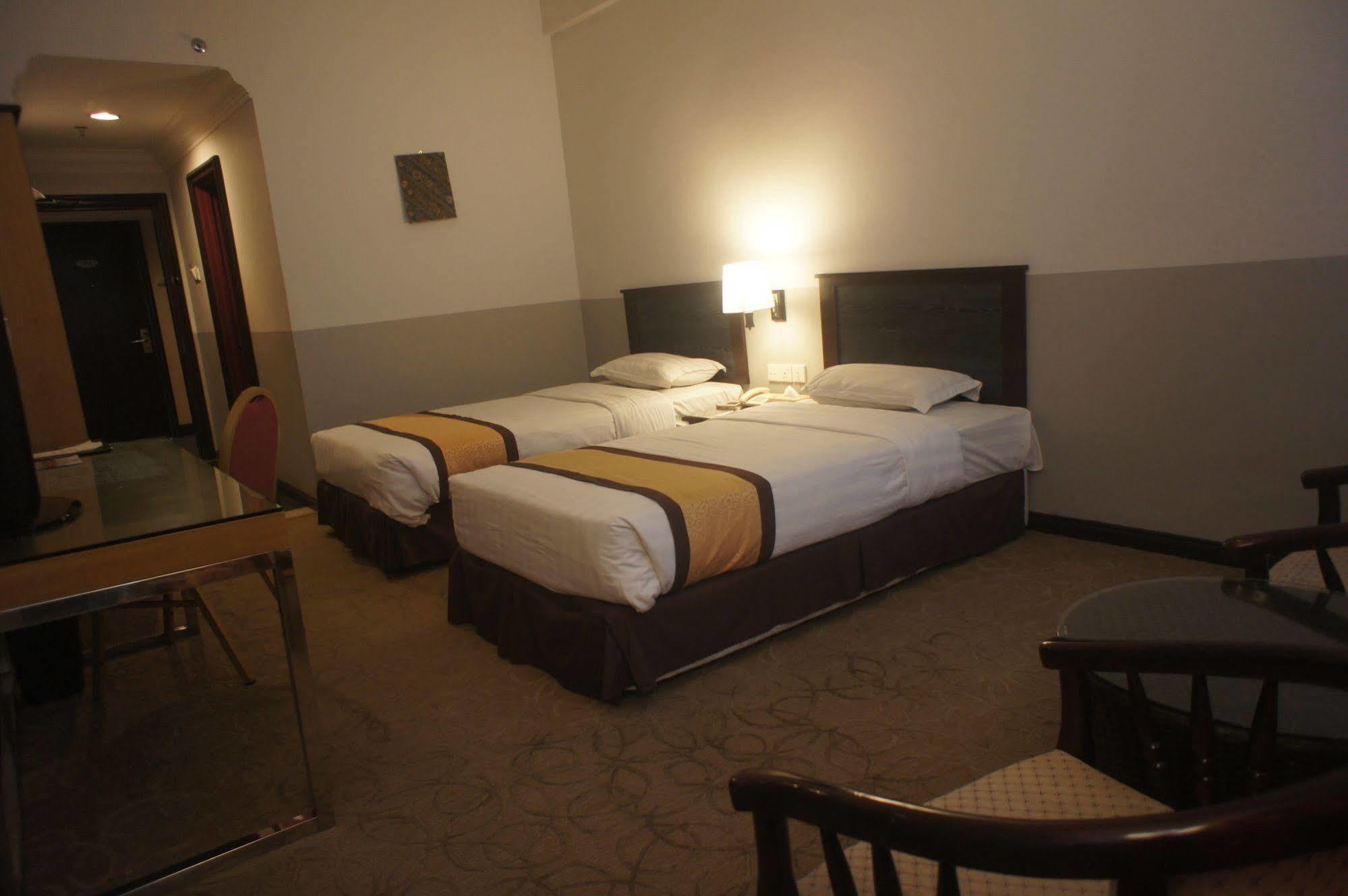 Tyng Garden Hotel Sandakan Ngoại thất bức ảnh
