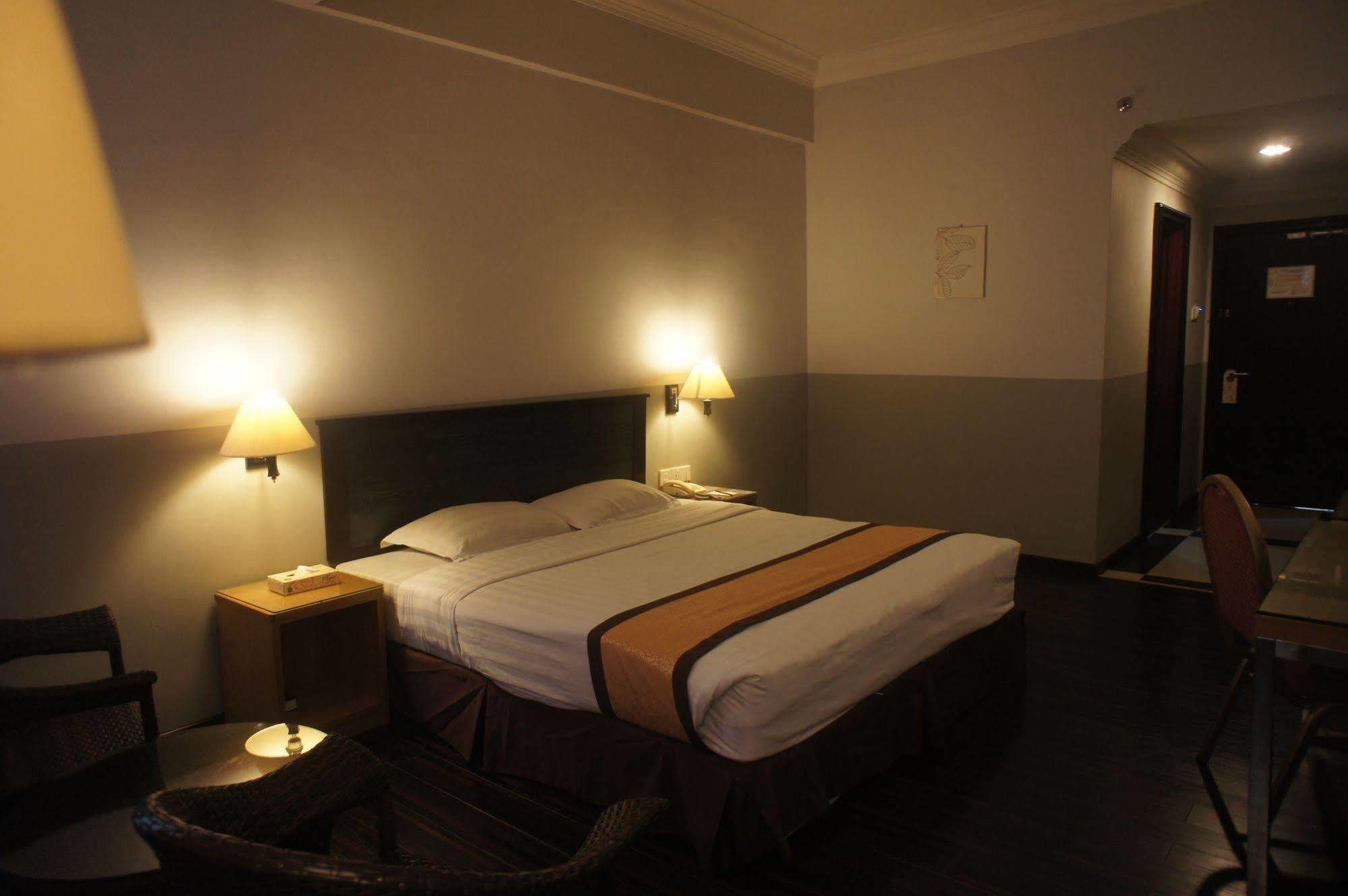 Tyng Garden Hotel Sandakan Ngoại thất bức ảnh
