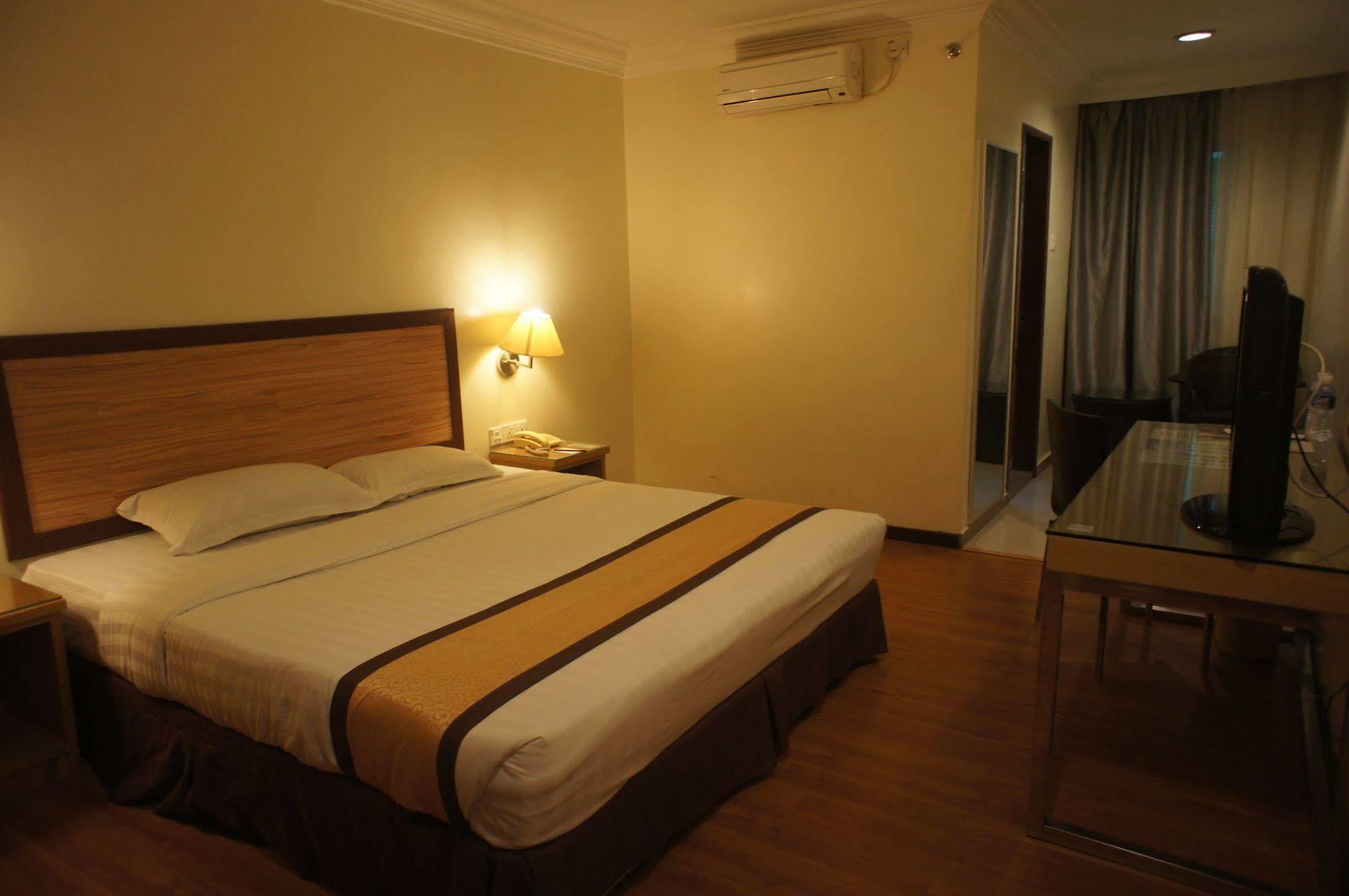 Tyng Garden Hotel Sandakan Ngoại thất bức ảnh