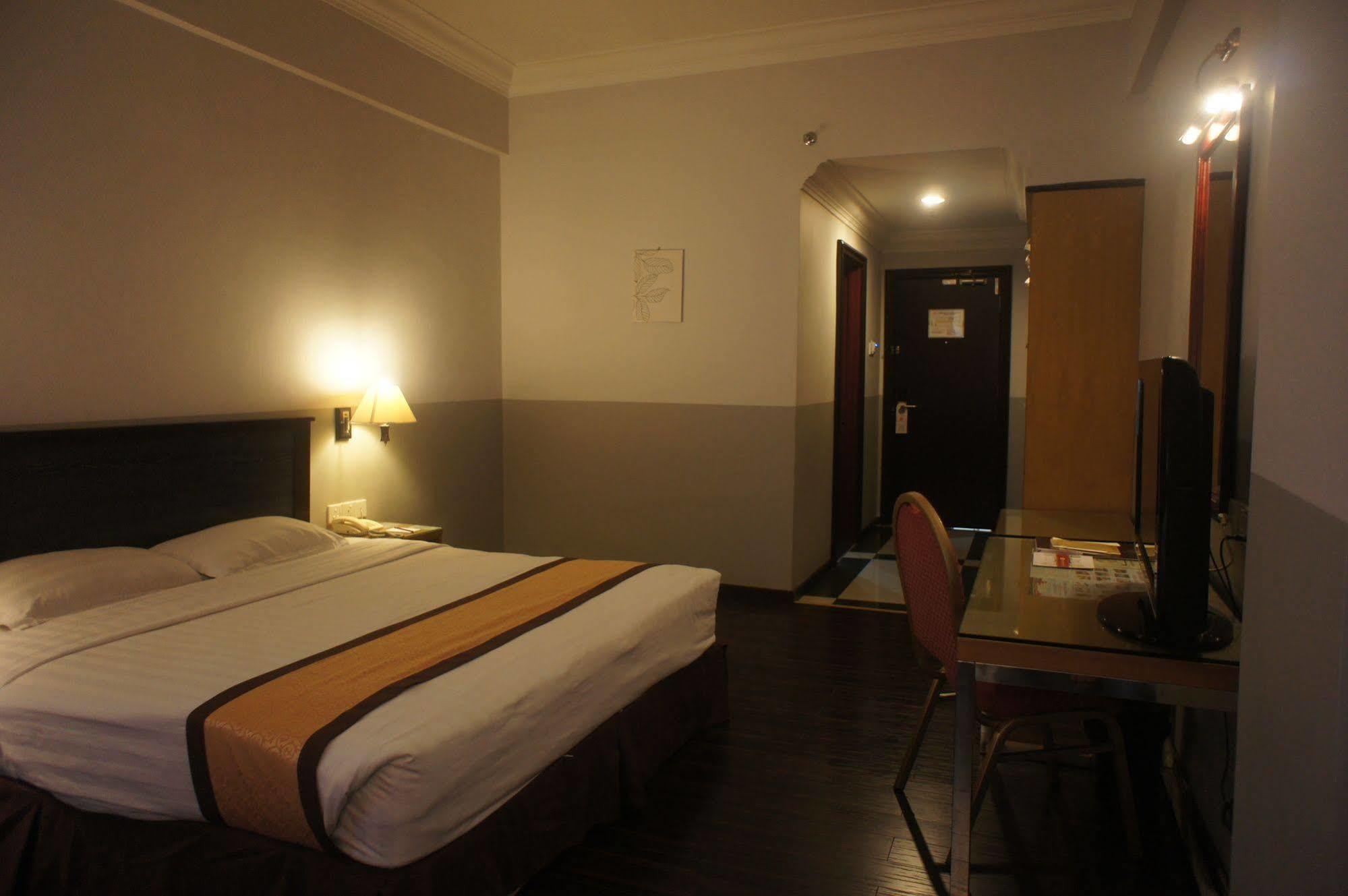 Tyng Garden Hotel Sandakan Ngoại thất bức ảnh