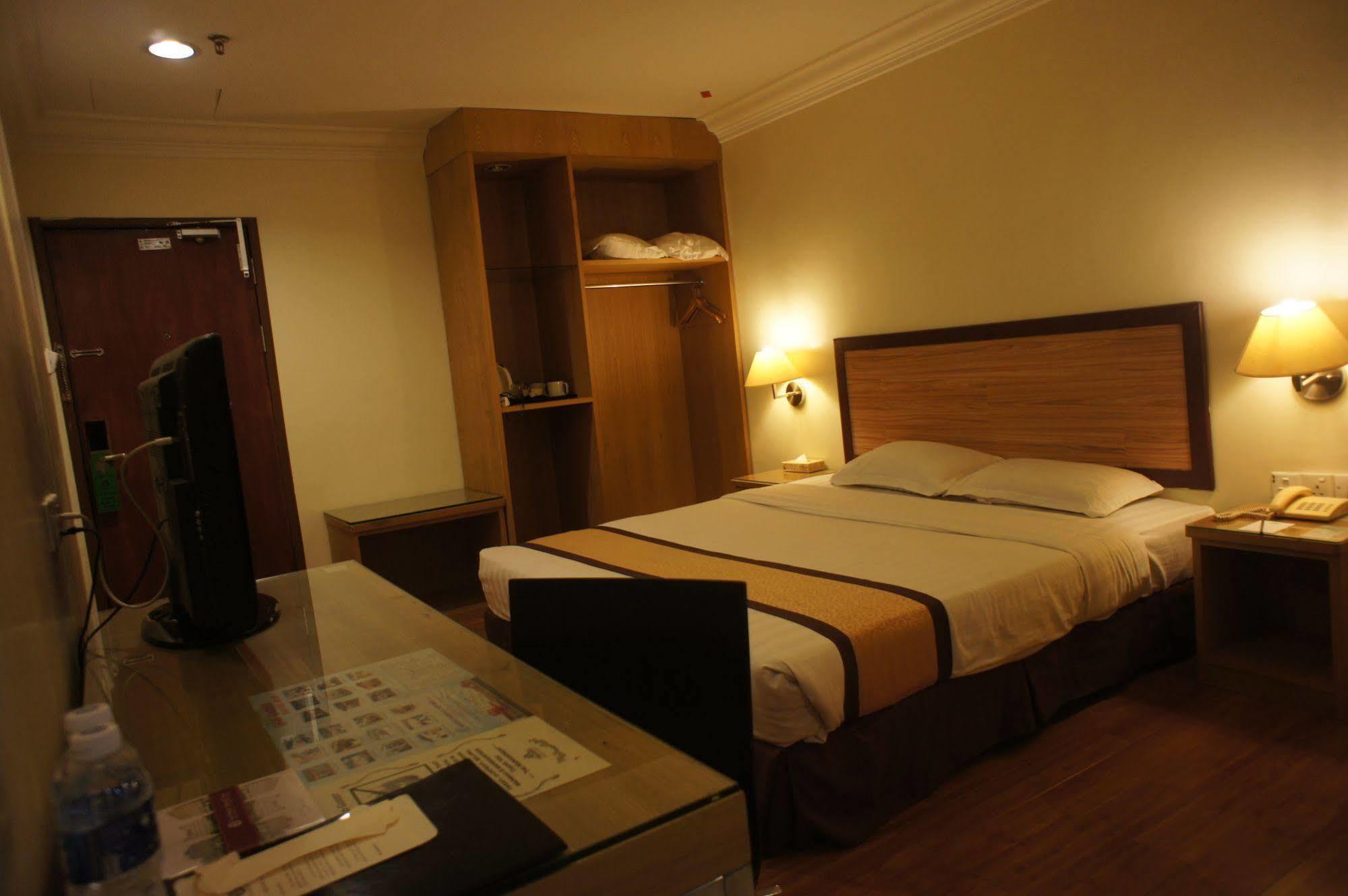 Tyng Garden Hotel Sandakan Ngoại thất bức ảnh