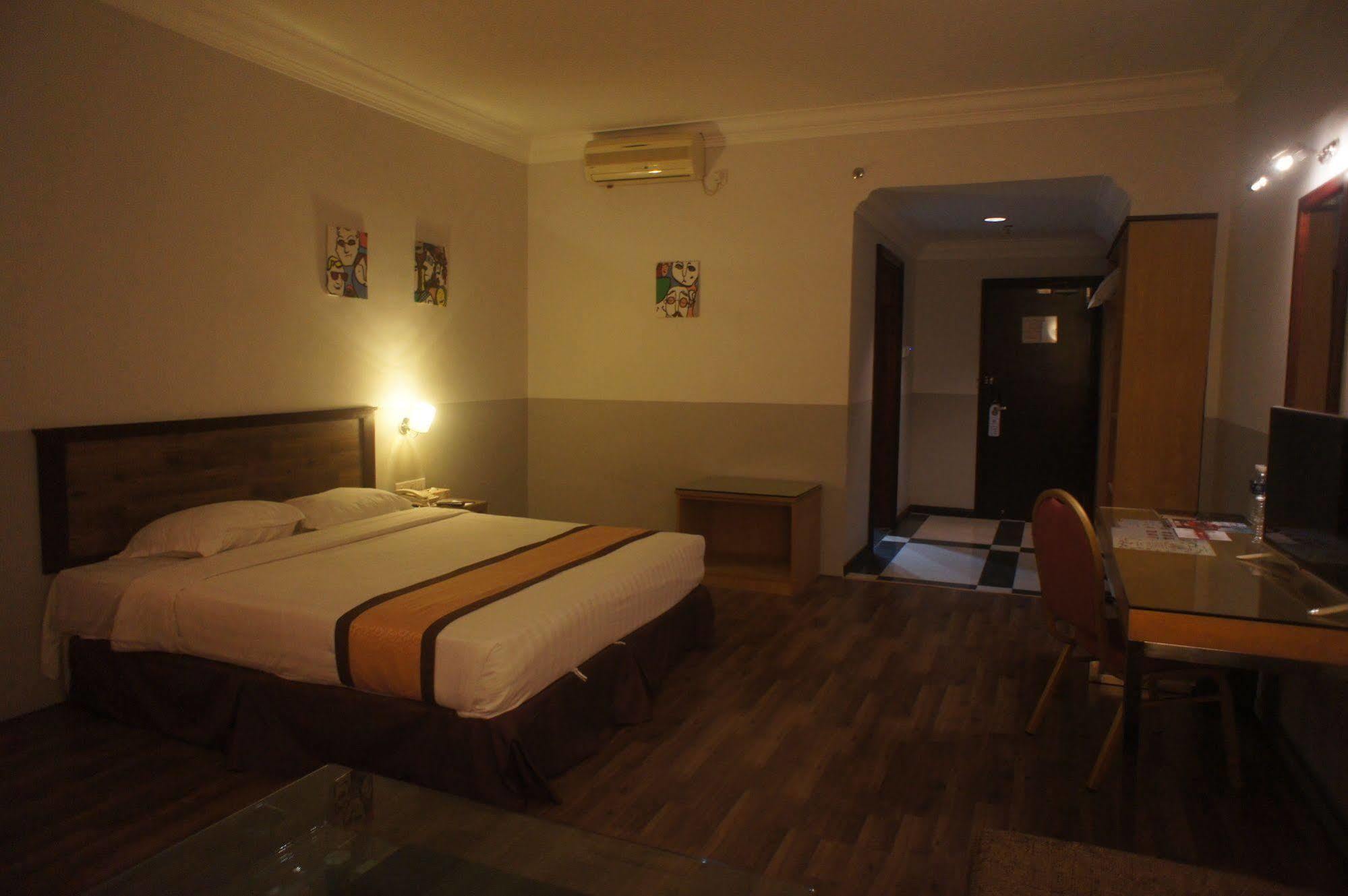 Tyng Garden Hotel Sandakan Ngoại thất bức ảnh